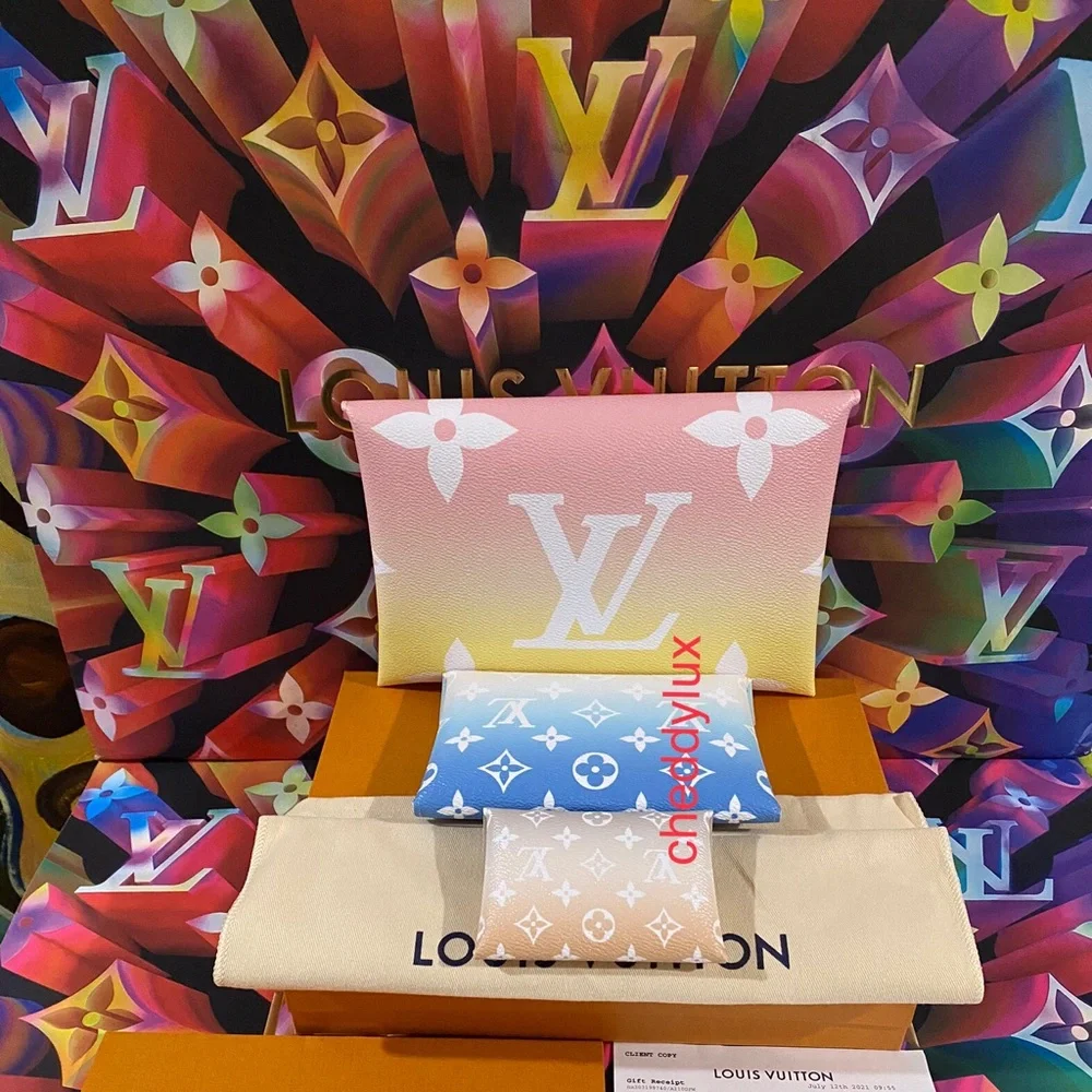 ⛱🏊🏼‍♀️Authentic Brand NEW Louis Vuitton Limited Edition Kirigami Set Pochette